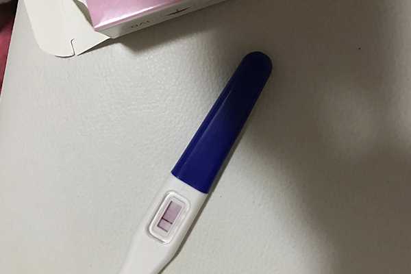 万华牌孕友验孕板使用方法图解，附怀孕图片快来对照